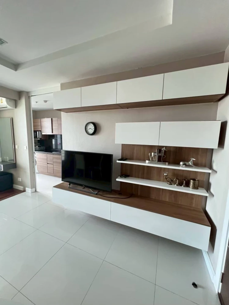 For rent: The Metropolis Samrong. Fully furnished and equipped with appliances. Great price! Book now, don't miss out!