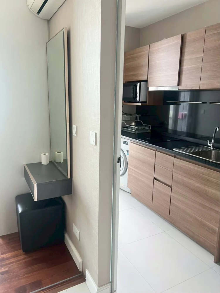For rent: The Metropolis Samrong. Fully furnished and equipped with appliances. Great price! Book now, don't miss out!