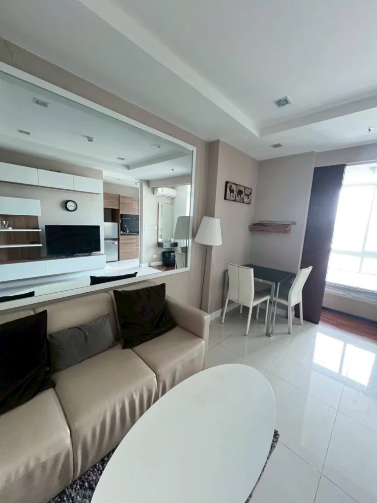 For rent: The Metropolis Samrong. Fully furnished and equipped with appliances. Great price! Book now, don't miss out!