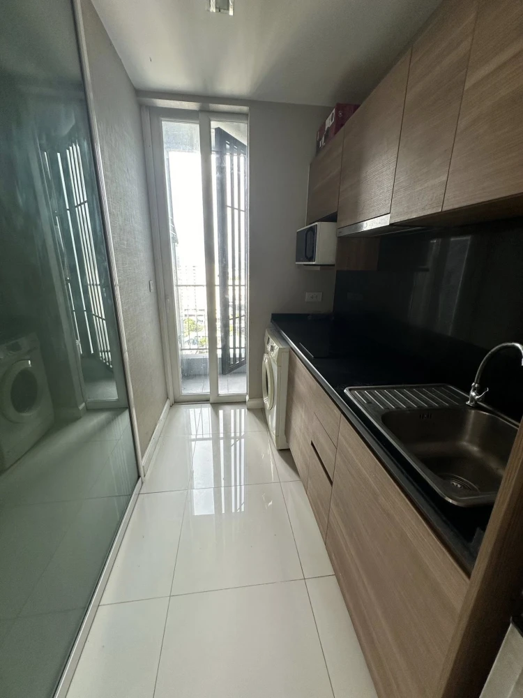 For rent: The Metropolis, 18th floor, spacious room, comfortable living, fully furnished, reserve now, don't miss out!