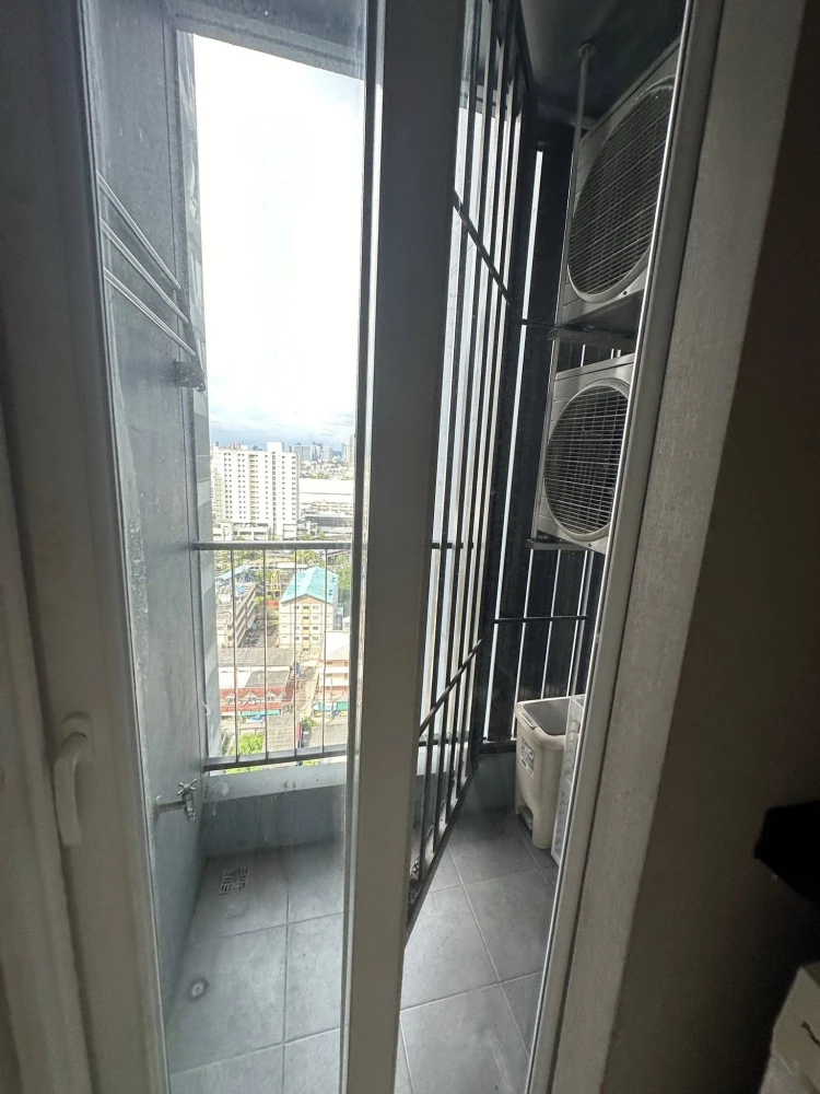 For rent: The Metropolis, 18th floor, spacious room, comfortable living, fully furnished, reserve now, don't miss out!