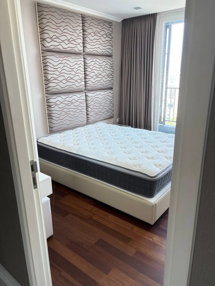 For rent: The Metropolis, 18th floor. A lovely, fully furnished unit. Book now!