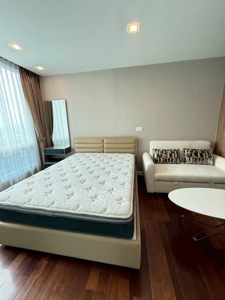 For rent: The Metropolis, 25th floor, fully furnished room, move in ready, reserve now, hurry!