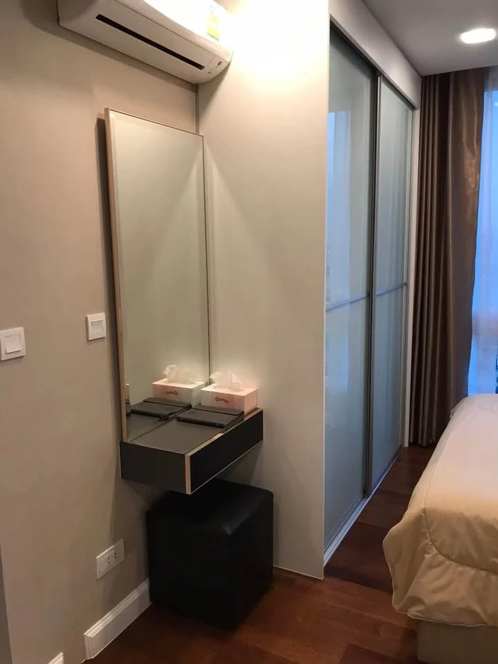 For rent: The Metropolis, north-facing unit, great location, beautiful unblocked view, fully furnished. Don't miss out!
