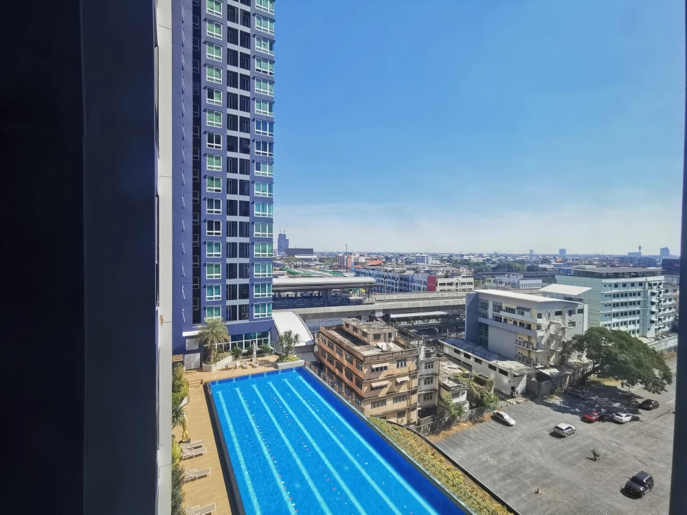 Rent a nice room at The Metropolis, complete with amenities and facilities. Book now!