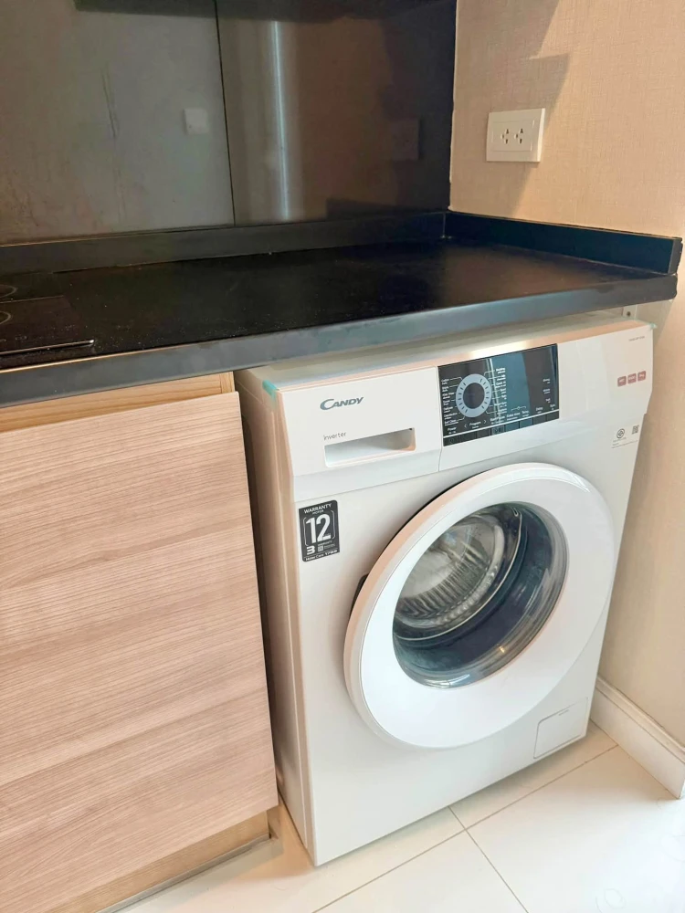 For rent: The Metropolis, a lovely room with complete furniture and appliances. Don't miss out!