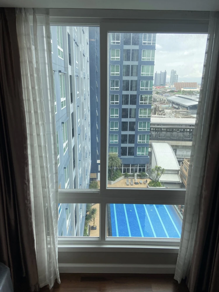 For rent: The Metropolis, studio room, 28 square meters, 12th floor, pool view, fully furnished, this price is a must-see.