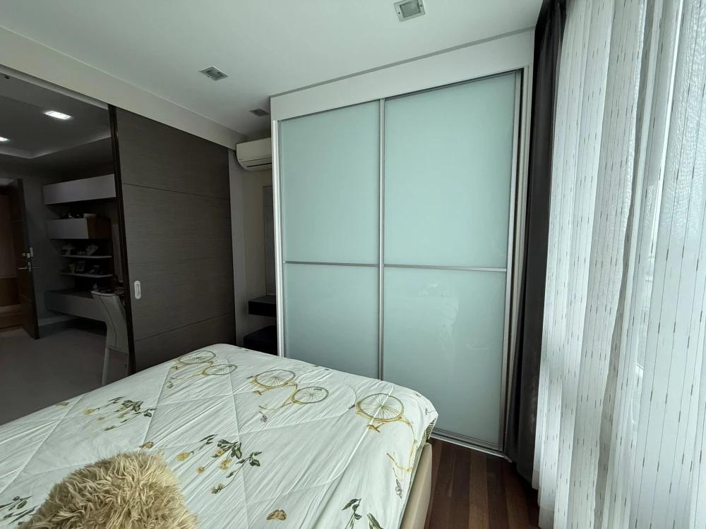 For rent: The Metropolis, a room decorated in a minimalist theme, nice to live in, good location, complete set of furniture. Can you not reserve it?