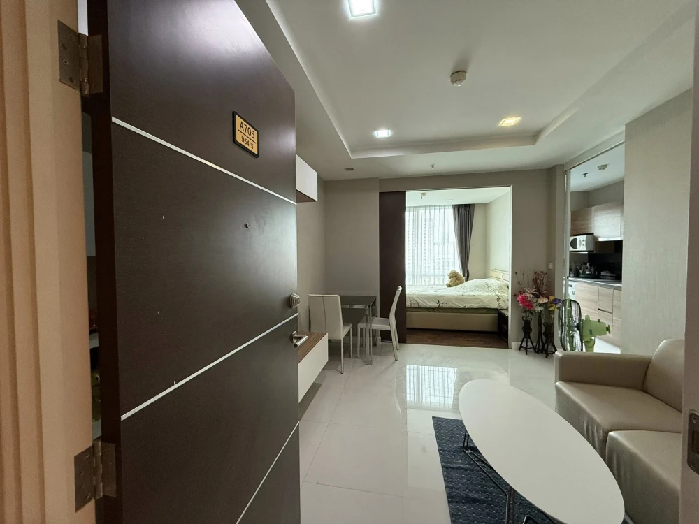 For rent: The Metropolis, a room decorated in a minimalist theme, nice to live in, good location, complete set of furniture. Can you not reserve it?