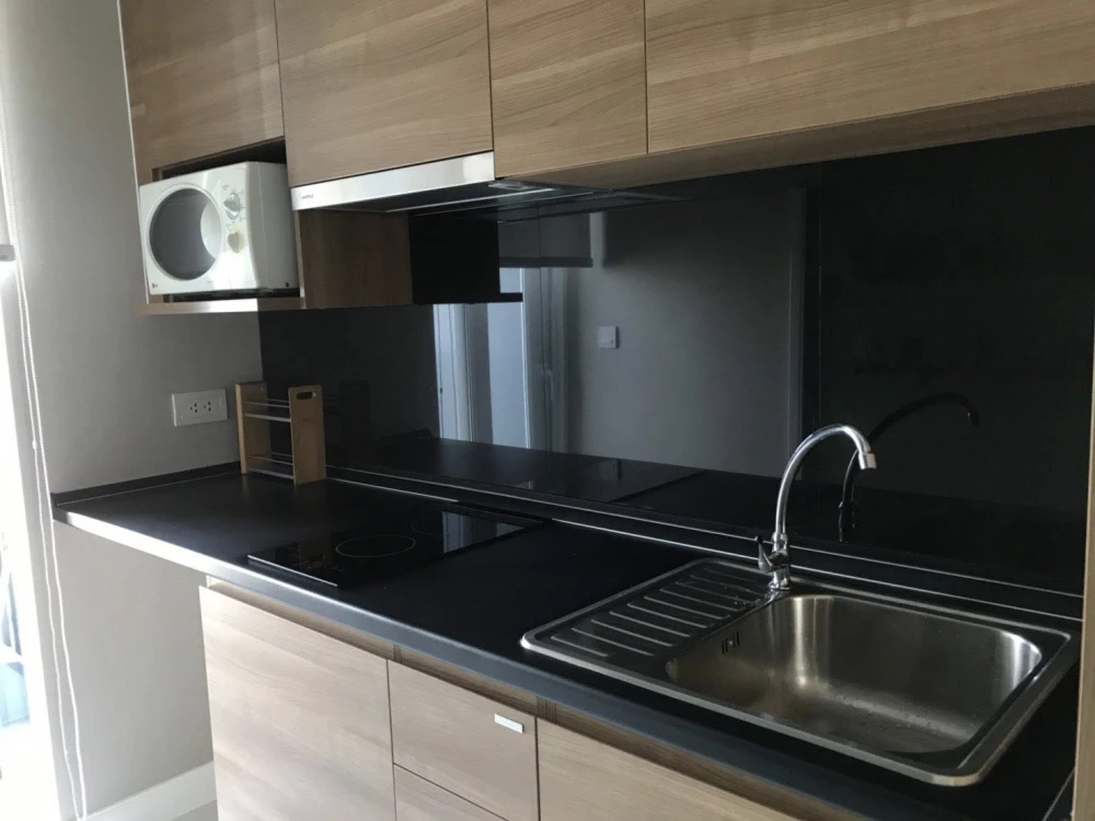 For rent: The Metropolis, a room decorated in a minimalist theme, nice to live in, good location, complete set of furniture. Can you not reserve it?