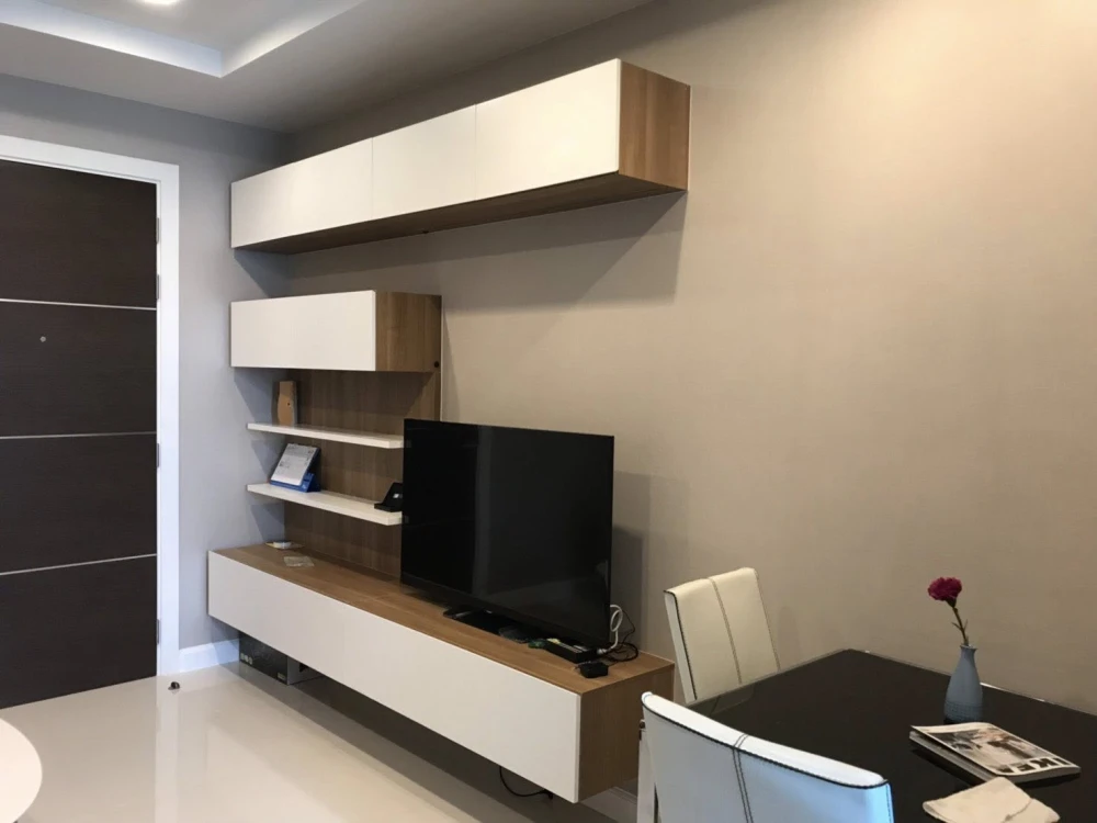 For rent: The Metropolis, a room decorated in a minimalist theme, nice to live in, good location, complete set of furniture. Can you not reserve it?