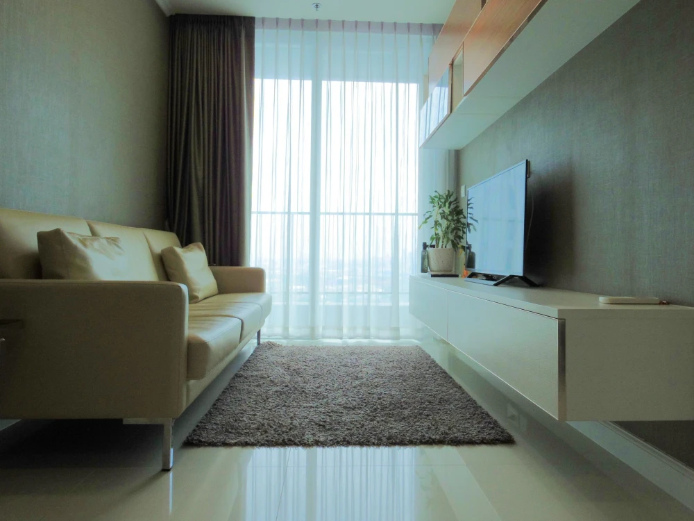 For rent: The Metropolis, large room, 29th floor, very high, corner room with privacy and a natural view. I must say that you must book.