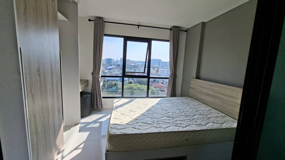 For rent: The Midtown Chaengwattana. Nice room, fully furnished, affordable price. Book now, don't miss out! +++