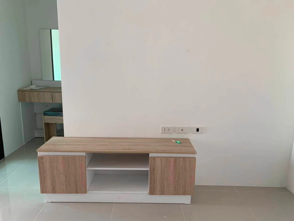 The Momento Condo for Rent Tiwanon, 2nd floor room, comes with amenities and is in a great location. Book now!