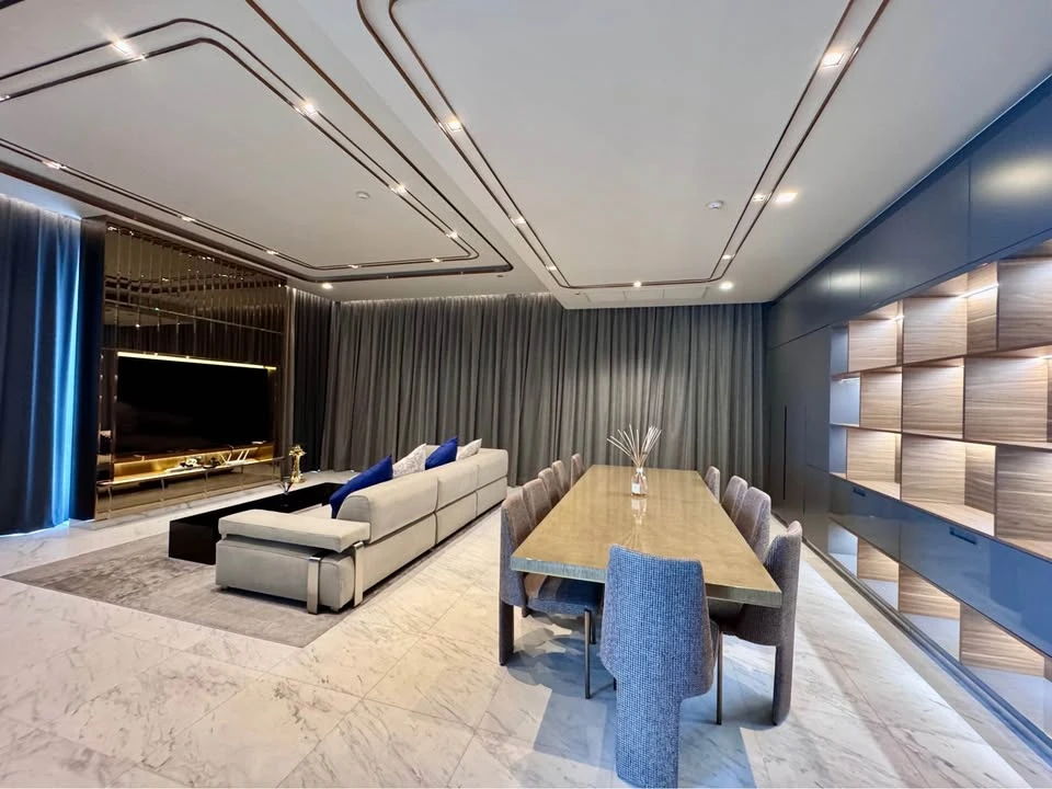 For rent: The Monument - Thonglor, spacious room, comfortable living, elegantly decorated, high floor, fully furnished, hurry and reserve now before i
