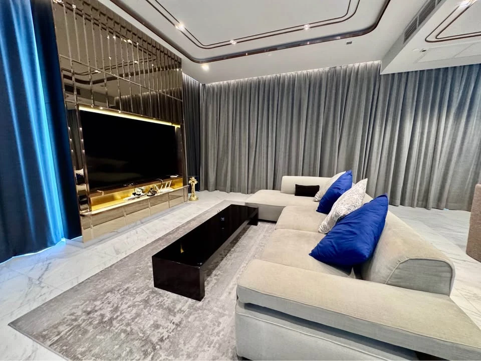 For rent: The Monument - Thonglor, spacious room, comfortable living, elegantly decorated, high floor, fully furnished, hurry and reserve now before i