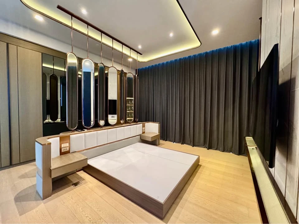 For rent: The Monument - Thonglor, spacious room, comfortable living, elegantly decorated, high floor, fully furnished, hurry and reserve now before i
