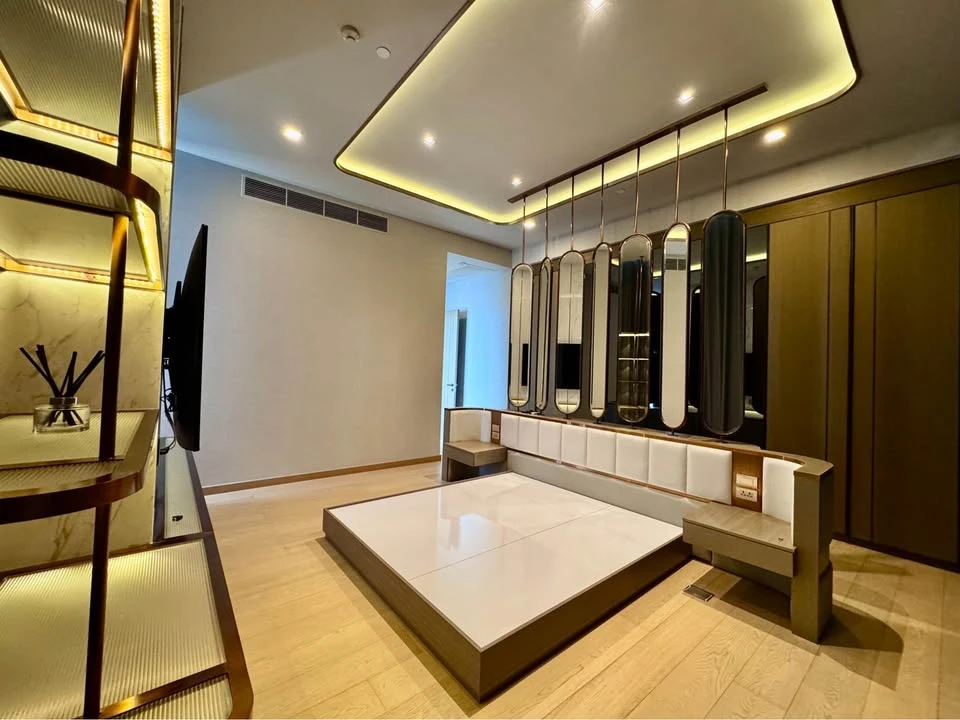 For rent: The Monument - Thonglor, spacious room, comfortable living, elegantly decorated, high floor, fully furnished, hurry and reserve now before i