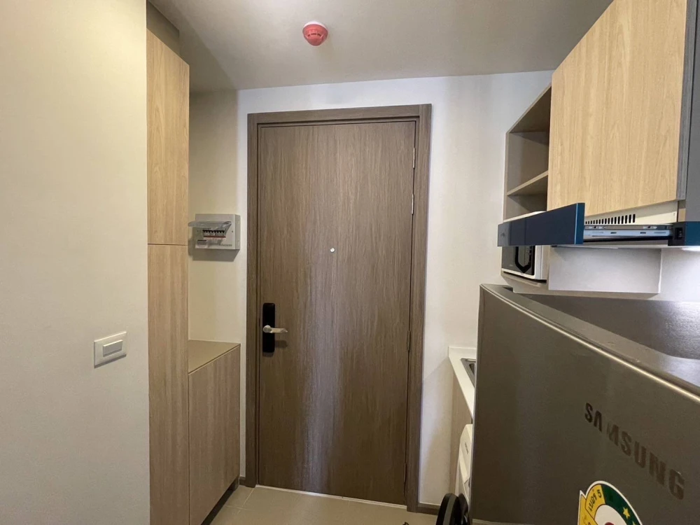 For rent: The MUVE Bangna, 4th floor, fully furnished, nice to live in. Hurry and reserve now before it's gone. Hurry!
