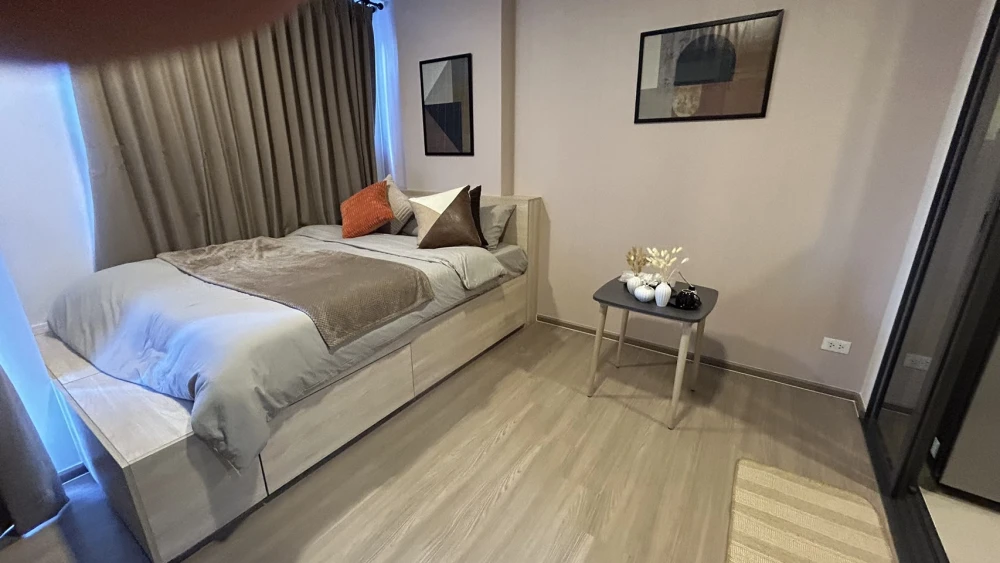 For rent: The Muve Bangna, 7th floor, Building B. Built-in furniture as shown in the pictures. Just bring your belongings and move in!