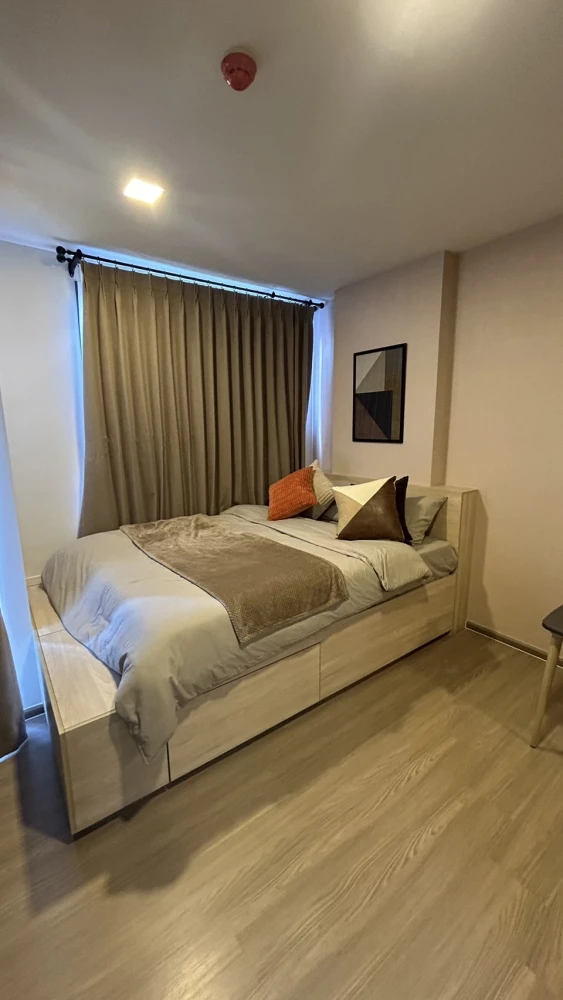 For rent: The Muve Bangna, 7th floor, Building B. Built-in furniture as shown in the pictures. Just bring your belongings and move in!