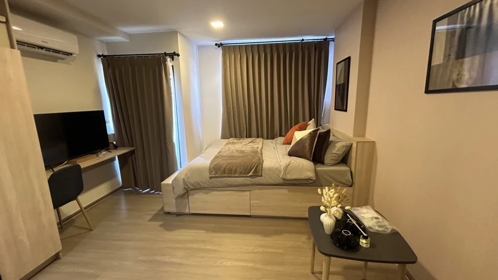 For rent: The Muve Bangna, 7th floor, Building B. Built-in furniture as shown in the pictures. Just bring your belongings and move in!