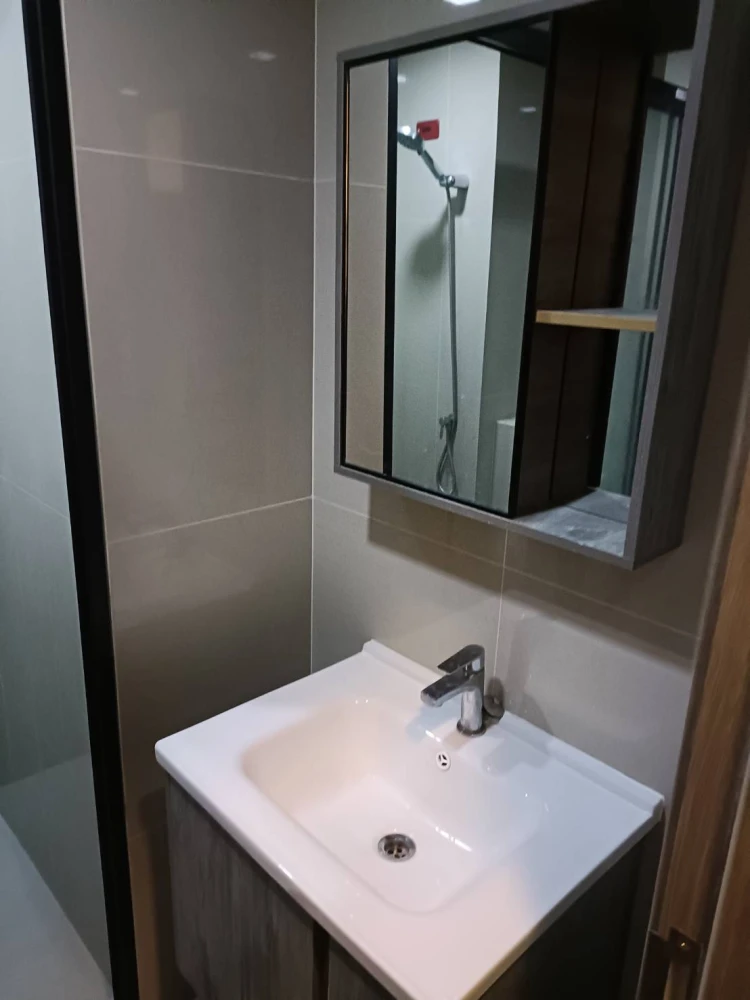 For rent: The Muve Kaset, 1 bedroom, 1 bathroom. Great location, convenient transportation, fully furnished. Book now!