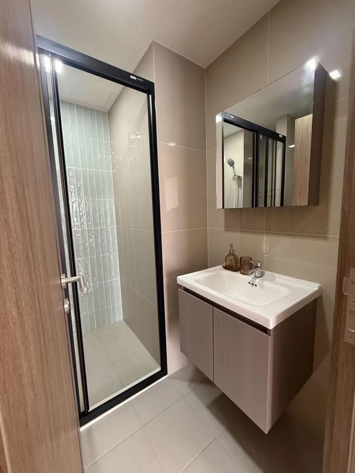 For rent: The Muve Pradipat, 1 bedroom, 1 bathroom, decorated in a cool theme, good location, fully furnished, reserve now!