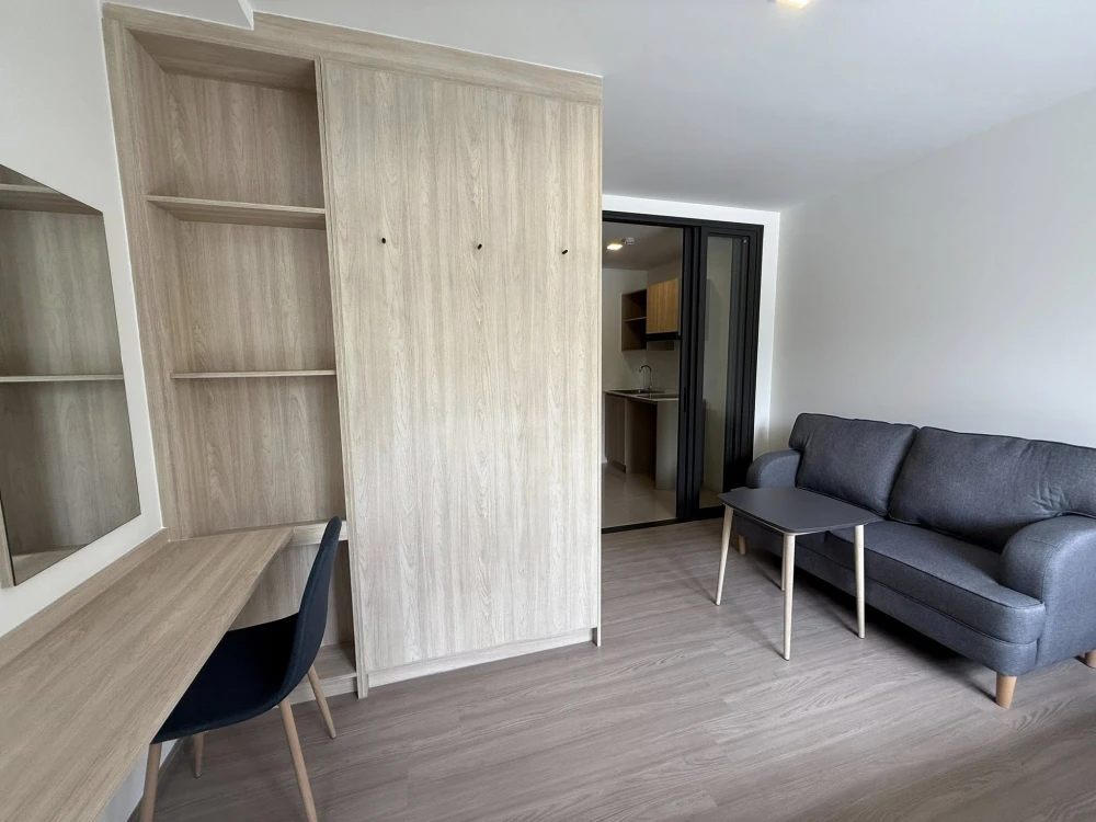 For rent: The Muve Pradipat, 3rd floor, fully furnished room, ready to move in, just bring your bags, urgent!