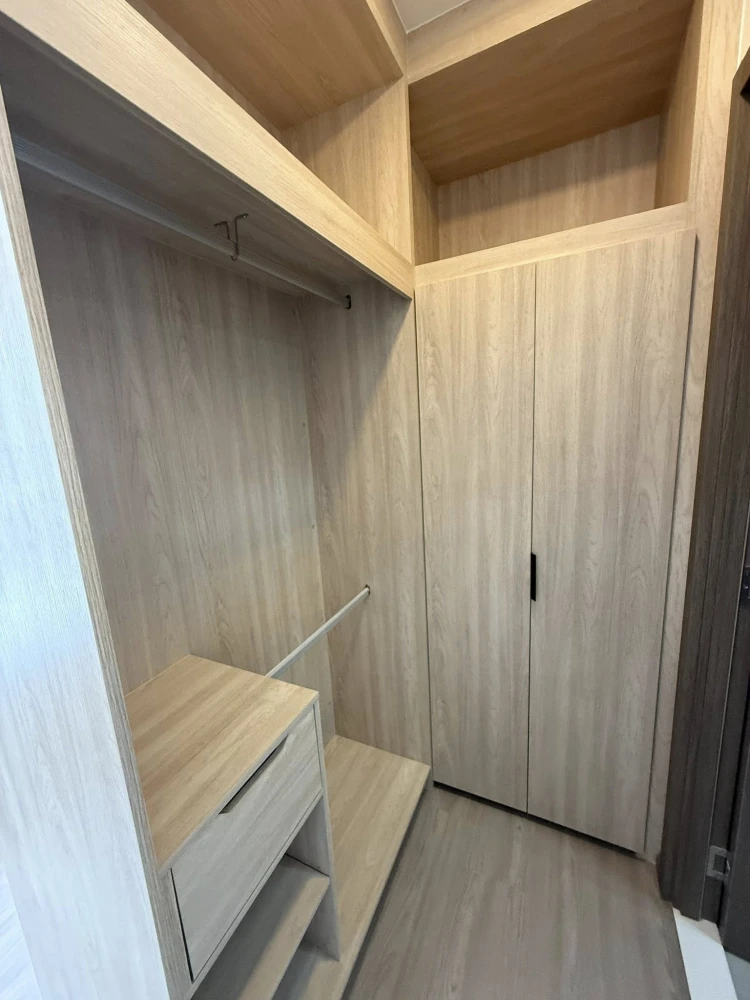 For rent: The Muve Pradipat, 3rd floor, fully furnished room, ready to move in, just bring your bags, urgent!