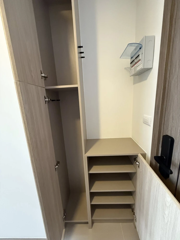 For rent: The Muve Pradipat, 3rd floor, fully furnished room, ready to move in, just bring your bags, urgent!