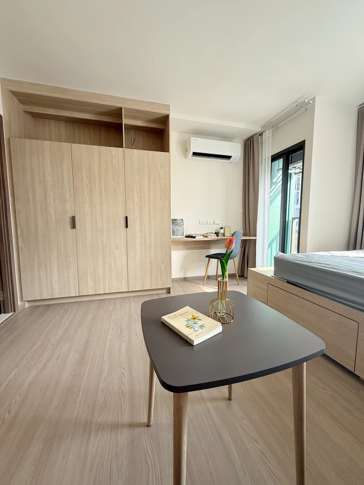 For rent: The Muve Pradipat, 7th floor. Beautiful view, no obstructing buildings, quiet and peaceful. Fully furnished with appliances. Book now!