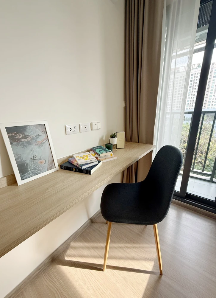 For rent: The Muve Pradipat, 7th floor. Beautiful view, no obstructing buildings, quiet and peaceful. Fully furnished with appliances. Book now!