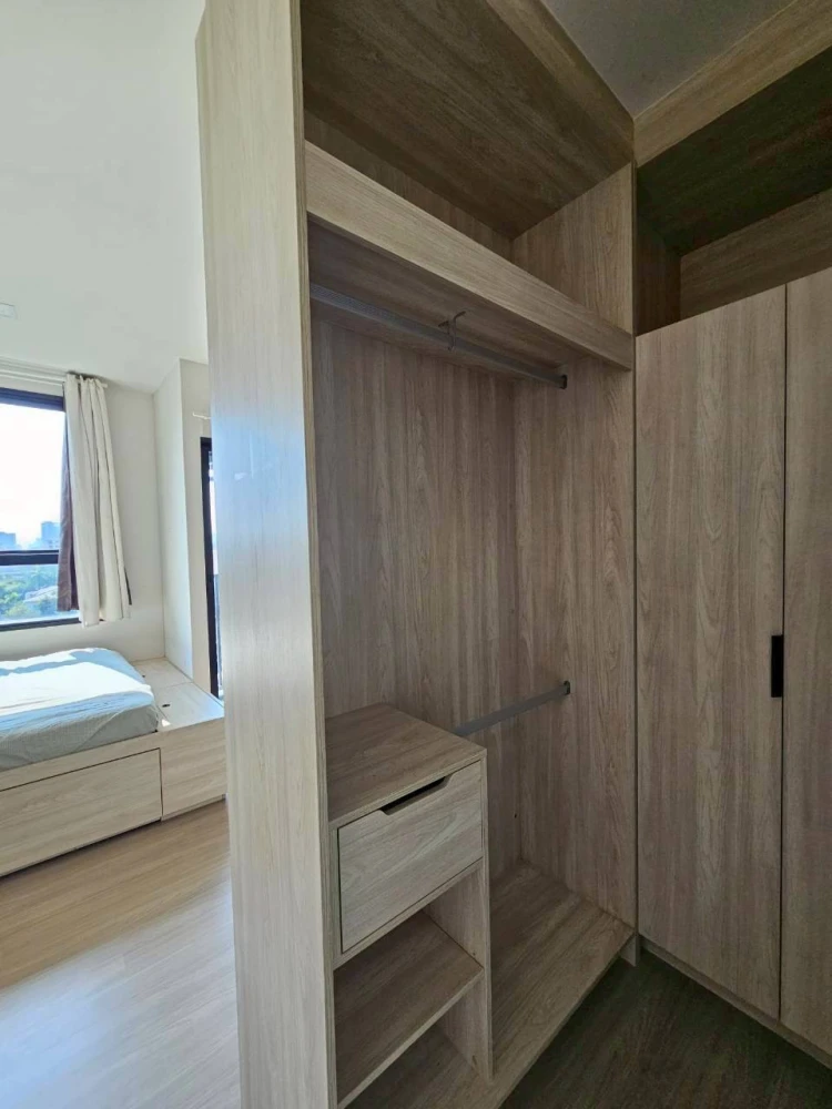 For rent: The Muve Ram 22, corner unit, quiet area, 5th floor, great location, unobstructed view. Don't miss out!