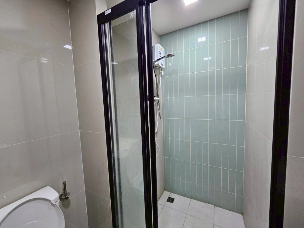For rent: The Muve Ram 22, corner unit, quiet area, 5th floor, great location, unobstructed view. Don't miss out!