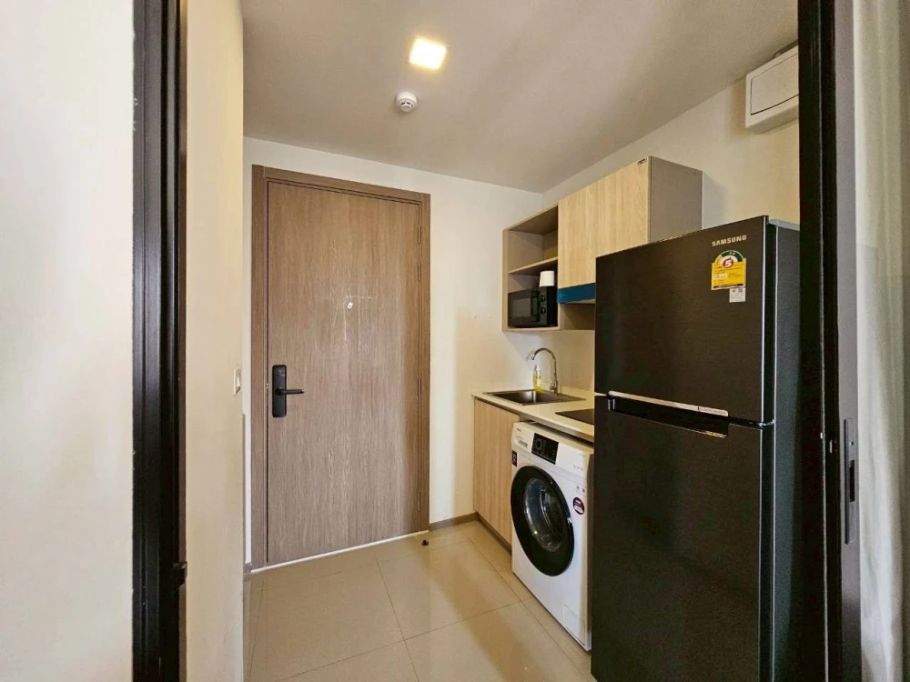 For rent: The Muve Ram 22, corner unit, quiet area, 5th floor, great location, unobstructed view. Don't miss out!