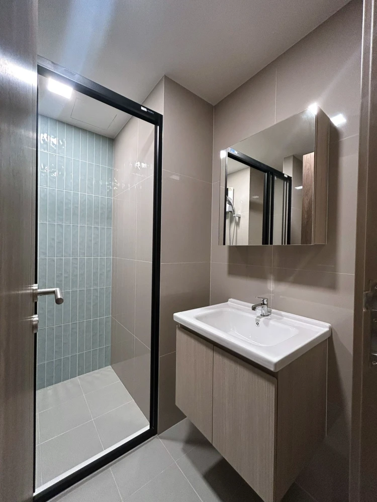 For rent: The Muve Sukhumvit 107, 2 bedrooms, 2 bathrooms, spacious living area, fully furnished, convenient location. Book now!