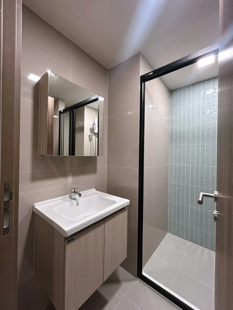 For rent: The Muve Sukhumvit 107, 2 bedrooms, 2 bathrooms, spacious living area, fully furnished, convenient location. Book now!
