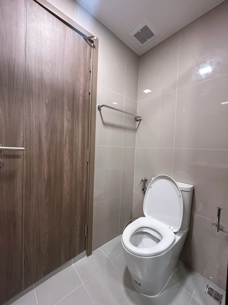 For rent: The Muve Sukhumvit 107, 2 bedrooms, 2 bathrooms, spacious living area, fully furnished, convenient location. Book now!
