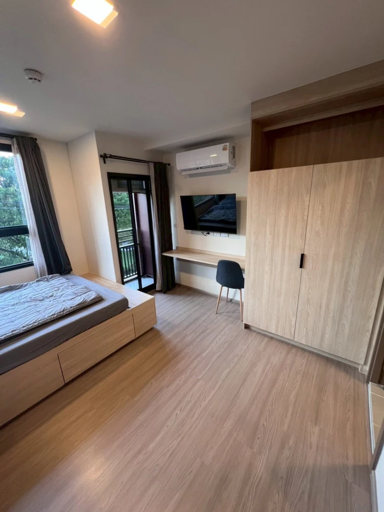 For rent: The Muve Sukhumvit 107, a nice room, fully furnished, appliances included, reasonable price. Come reserve now before you miss your chance.
