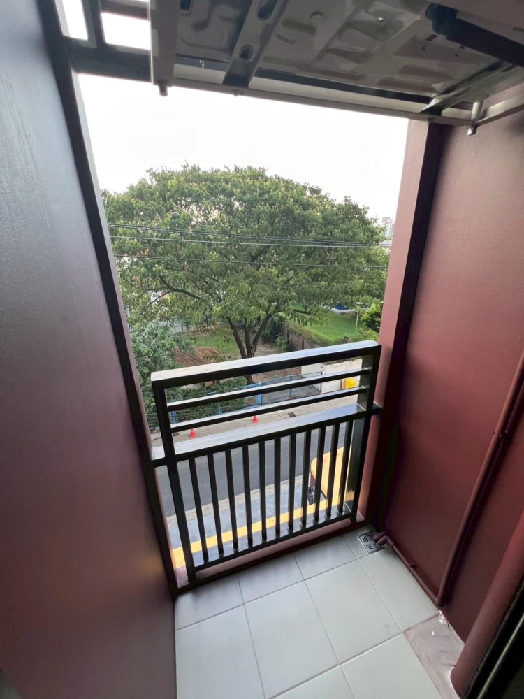 For rent: The Muve Sukhumvit 107, a nice room, fully furnished, appliances included, reasonable price. Come reserve now before you miss your chance.