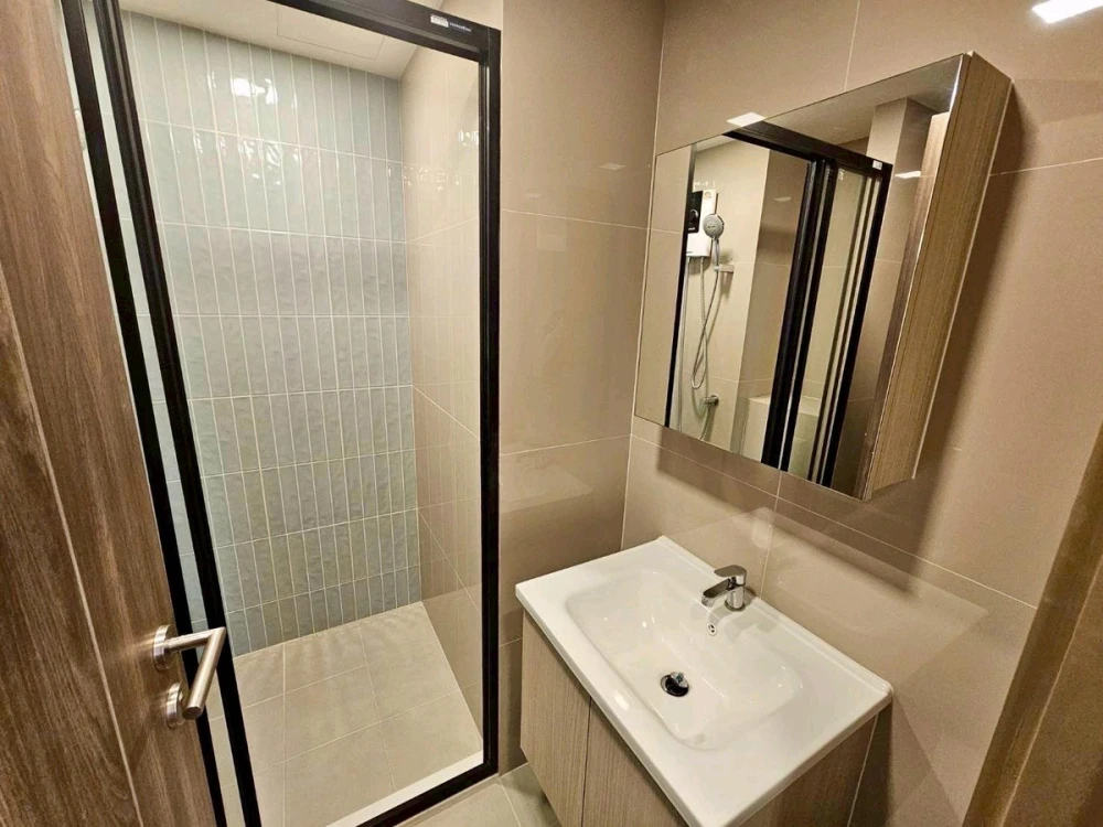 For rent: THE MUVE Sukhumvit 107. Nice, fully furnished unit. Book now! Limited time offer!