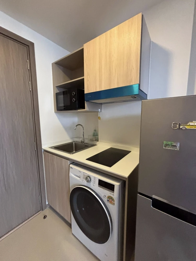 For rent: The MUVE Pradipat, 8th floor, 23 sq m, fully furnished. Just bring your belongings and move in.