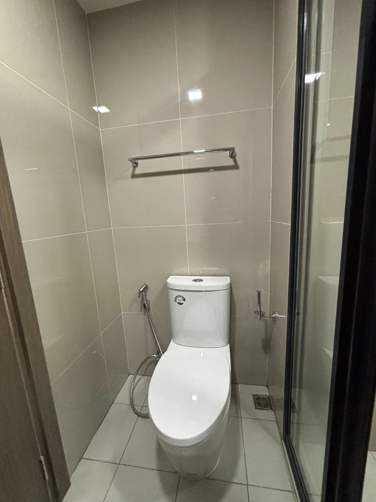 For rent: The MUVE Pradipat, 8th floor, 23 sq m, fully furnished. Just bring your belongings and move in.