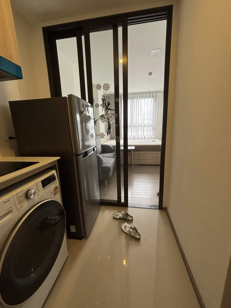For rent: The MUVE Pradipat, 8th floor, 23 sq m, fully furnished. Just bring your belongings and move in.