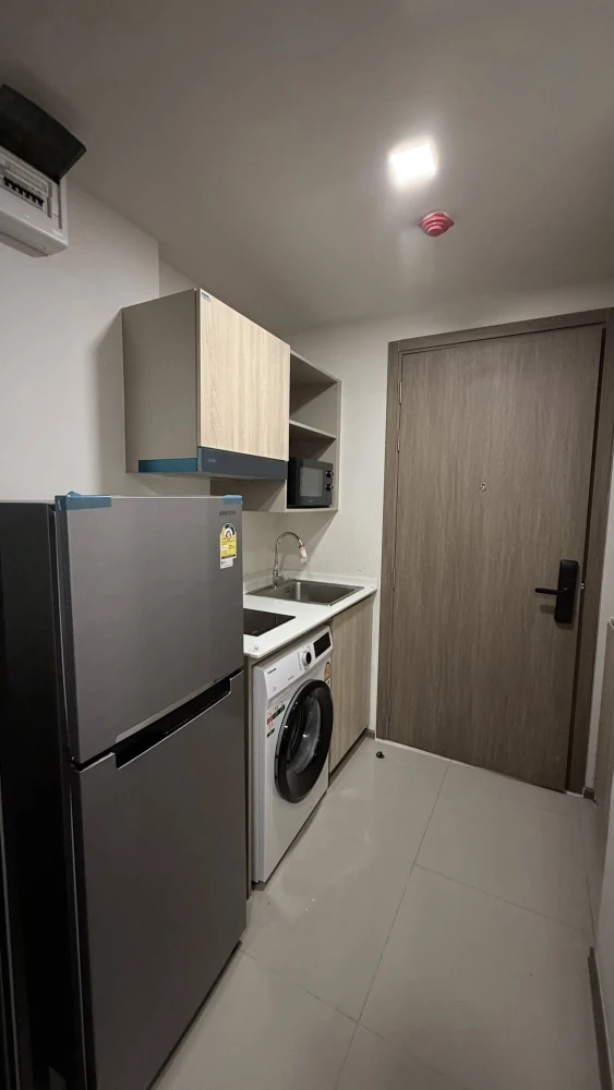 For rent: The Muve Ramkhamhaeng 22, 7th floor, Building B. Not hot in the mornings, breezy, gets afternoon sun. Highly recommended!