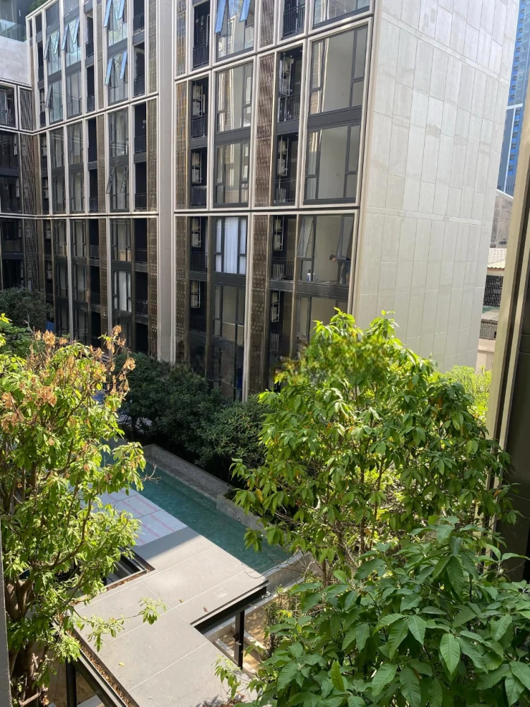 For rent: The Nest Chula Samyan, 4th floor, beautifully decorated with quality furniture, garden view + swimming pool. With a good deal like this, wha