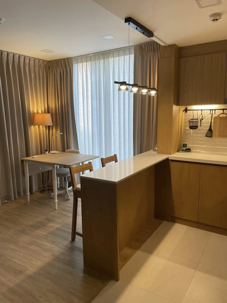 For rent: The Nest Chula Samyan, Building B, corner room, with parking, swimming pool view, fully furnished, built-in, book now