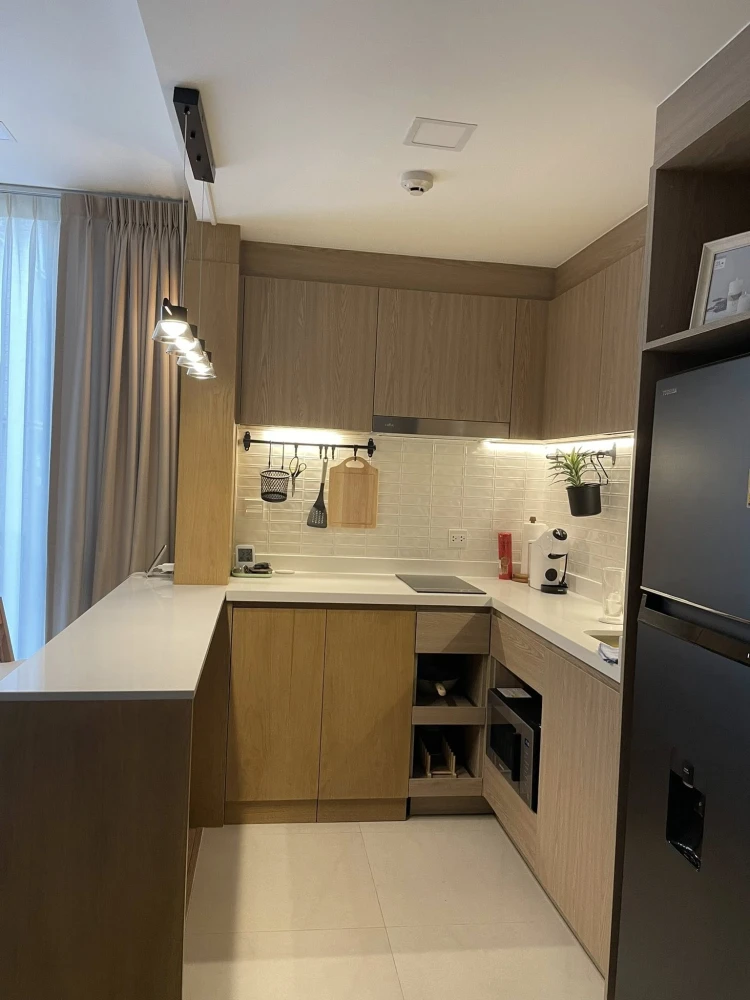 For rent: The Nest Chula Samyan, Building B, corner room, with parking, swimming pool view, fully furnished, built-in, book now