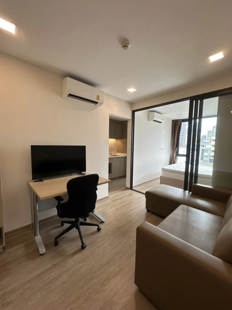 For rent: The Nest Chula Samyan, a nice room on the 6th floor, good location, convenient transportation, complete amenities, reserve now.